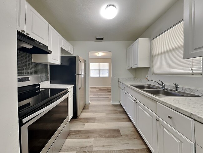 1527 S Central Ave in Apopka, FL - Building Photo - Building Photo