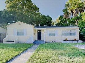 2144 23rd Ave N in St. Petersburg, FL - Building Photo