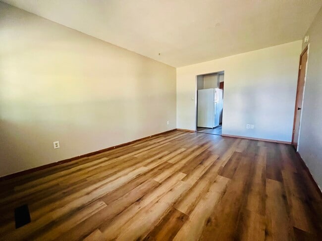 238 Palmer Dr, Unit A in Waterloo, IA - Foto de edificio - Building Photo