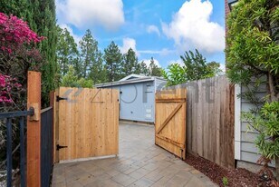 10112 Westminster Ct in Cupertino, CA - Building Photo