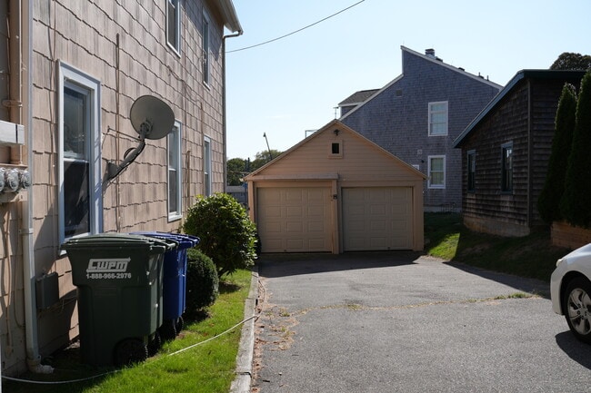 15 Summit St, Unit #1 in Stonington, CT - Building Photo - Building Photo