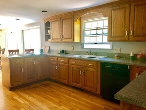 27 High St N in Pembroke, MA - Building Photo - Building Photo