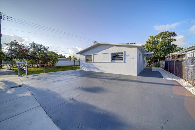 896 E 22nd St, Unit 898