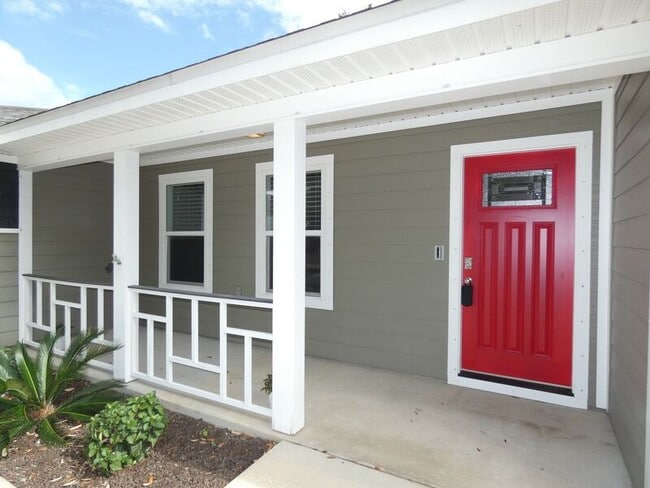 2016 Salamanca St in Navarre, FL - Building Photo - Building Photo