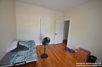 1687 Commonwealth Ave, Unit 25 in Boston, MA - Building Photo - Building Photo