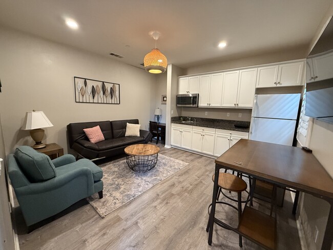 15495 Fennel Pl in Fontana, CA - Building Photo - Building Photo