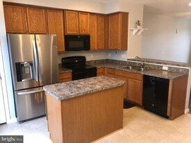 17 Stevens Ct in Somerdale, NJ - Building Photo