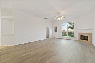 4111 Mustang Rd in Pearland, TX - Building Photo - Building Photo