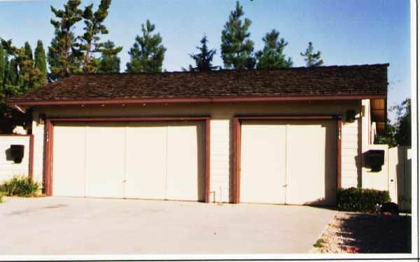 113-115 Hutton Ct in Sunnyvale, CA - Building Photo - Building Photo