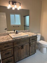 7851 28th St in White City, OR - Building Photo - Building Photo