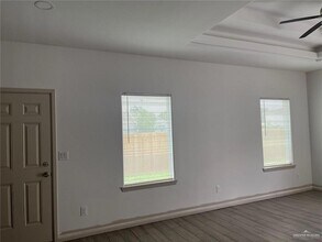 1509 Shavano Dr, Unit 2 in Edinburg, TX - Building Photo - Building Photo