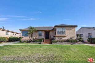 1920 Van Wick St, Unit 510 in Los Angeles, CA - Building Photo