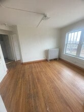 811 W 4th St in Waterloo, IA - Building Photo - Building Photo
