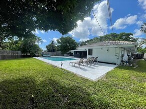 2115 Alamanda Dr in North Miami, FL - Building Photo - Building Photo