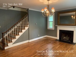 334 3rd Ave NW in Hickory, NC - Foto de edificio - Building Photo