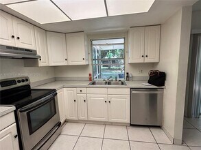 7262 SW 1st St in Margate, FL - Building Photo - Building Photo