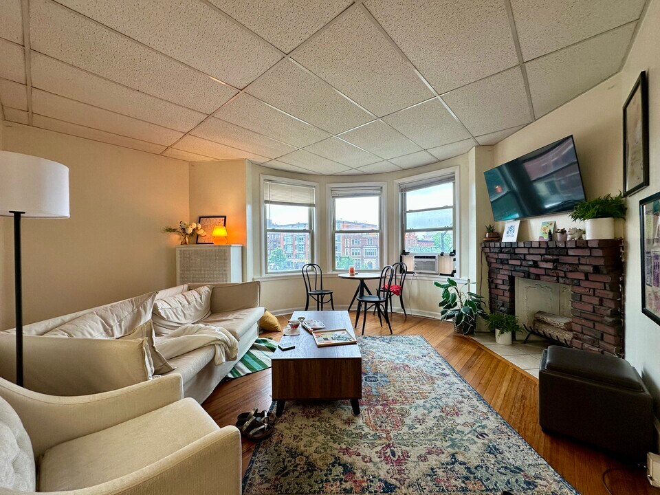 903 Beacon St, Unit 3 in Boston, MA - Building Photo