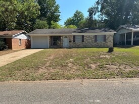 9449 Normandie Dr in Shreveport, LA - Building Photo