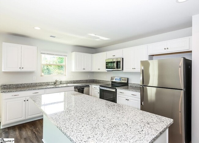 215 Kelly Farm Rd in Moore, SC - Building Photo - Building Photo