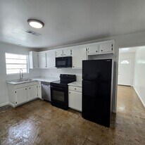 701 McLain St in Newport, AR - Building Photo