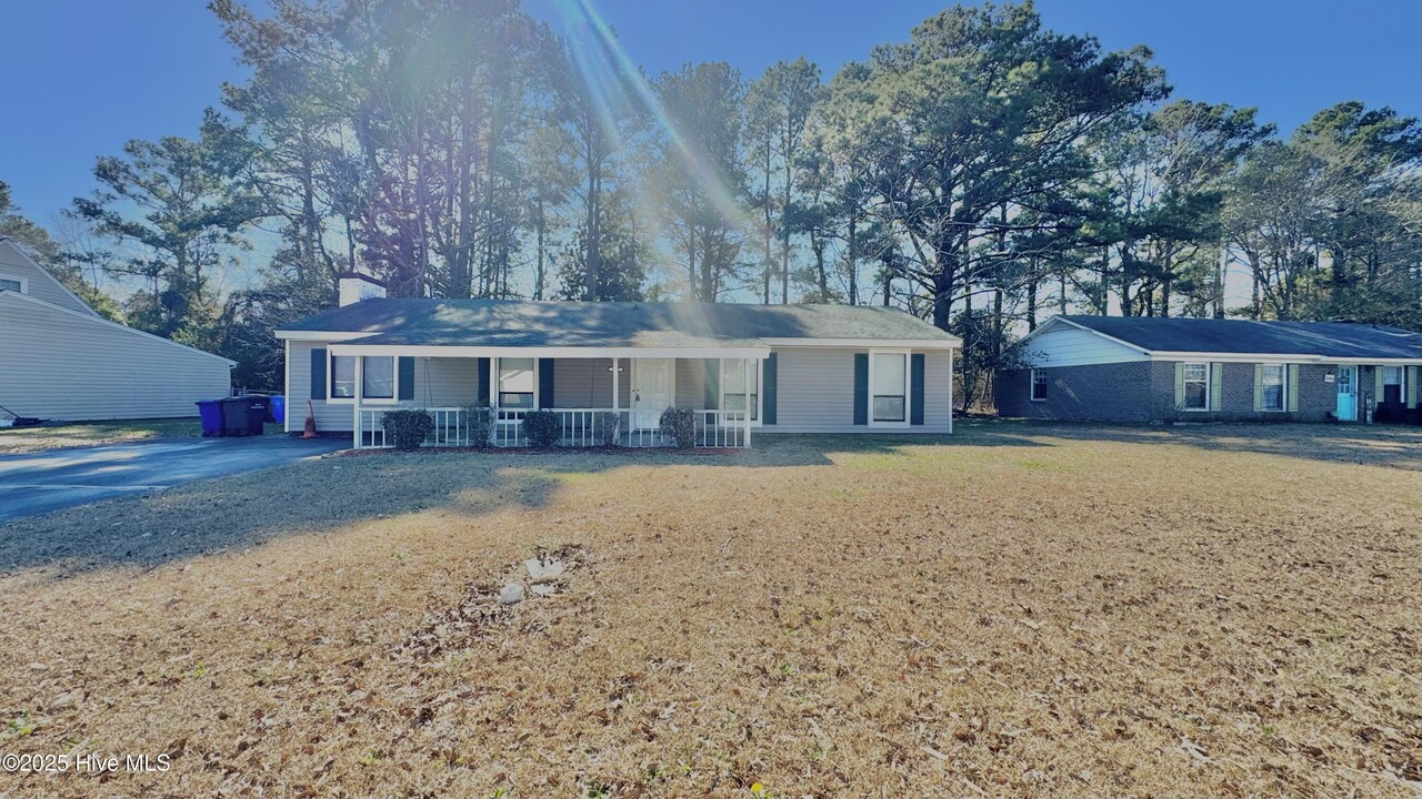 1007 Brynn Marr Rd in Jacksonville, NC - Building Photo