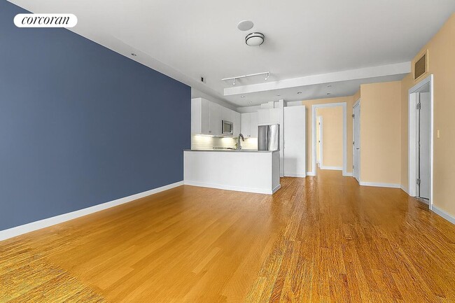 215 Lewis Ave