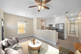 5618 Ridgeway Dr in Houston, TX - Building Photo - Building Photo