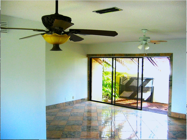 4210 SW 51st St in Fort Lauderdale, FL - Building Photo - Building Photo