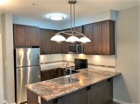 45525-45525 Keith Wilson Rd in Chilliwack, BC - Building Photo