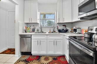 21894 Lake Forest Cir in Boca Raton, FL - Building Photo - Building Photo