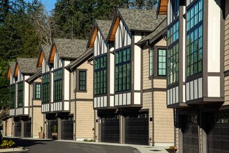 Pleasant Beach Village in Bainbridge Island, WA - Foto de edificio - Building Photo