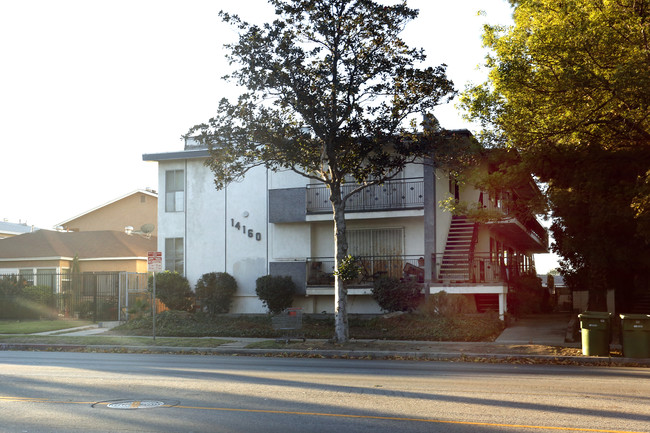 14160 Roscoe Blvd in Van Nuys, CA - Building Photo - Building Photo