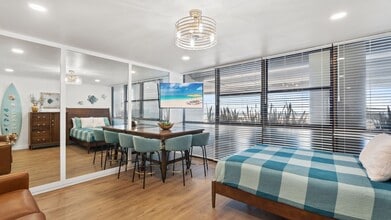 939 Coast Blvd in San Diego, CA - Building Photo - Building Photo