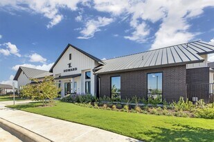 2908 E Howard Ln in Manor, TX - Building Photo