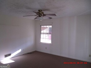 220 Cabriolet Ct in Mcdonough, GA - Building Photo - Building Photo