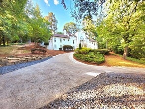 5125 Powers Ferry Rd NW in Atlanta, GA - Building Photo - Building Photo