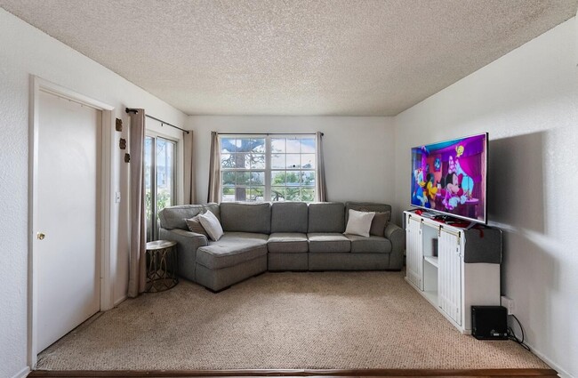 property at 1518 SE Royal Green Cir