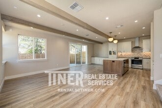 8943 Fair Oaks Blvd in Carmichael, CA - Building Photo - Building Photo