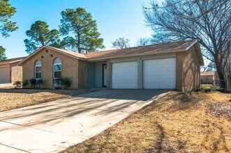 611 Johns Dr in Euless, TX - Building Photo - Building Photo