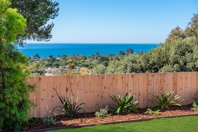 611 Ricardo Ave in Santa Barbara, CA - Building Photo - Building Photo