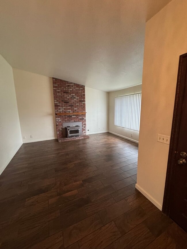 1107 Wimbledon Dr in Lodi, CA - Building Photo - Building Photo