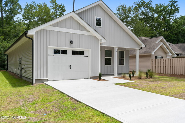 255 Wildwood St NW in Shallotte, NC - Building Photo - Building Photo