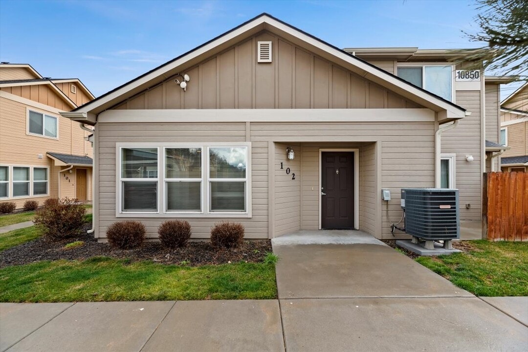 Bowery Point Townhomes in Boise, ID - Foto de edificio