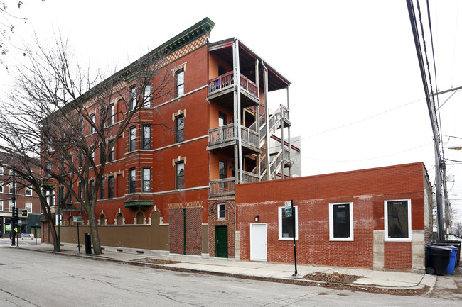 1859 W Chicago Ave in Chicago, IL - Building Photo - Building Photo