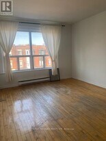 129 Danforth Ave in Toronto, ON - Building Photo