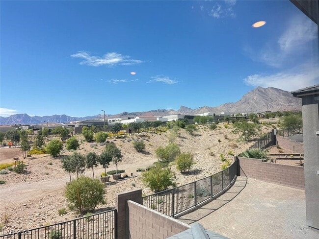 property at 11841 Dragontail Peak Ave