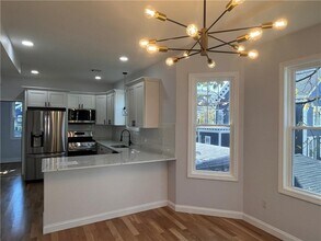 42 Oak St in Providence, RI - Building Photo - Building Photo
