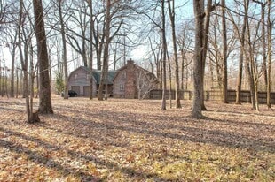 635 Sycamore Rd in Collierville, TN - Building Photo