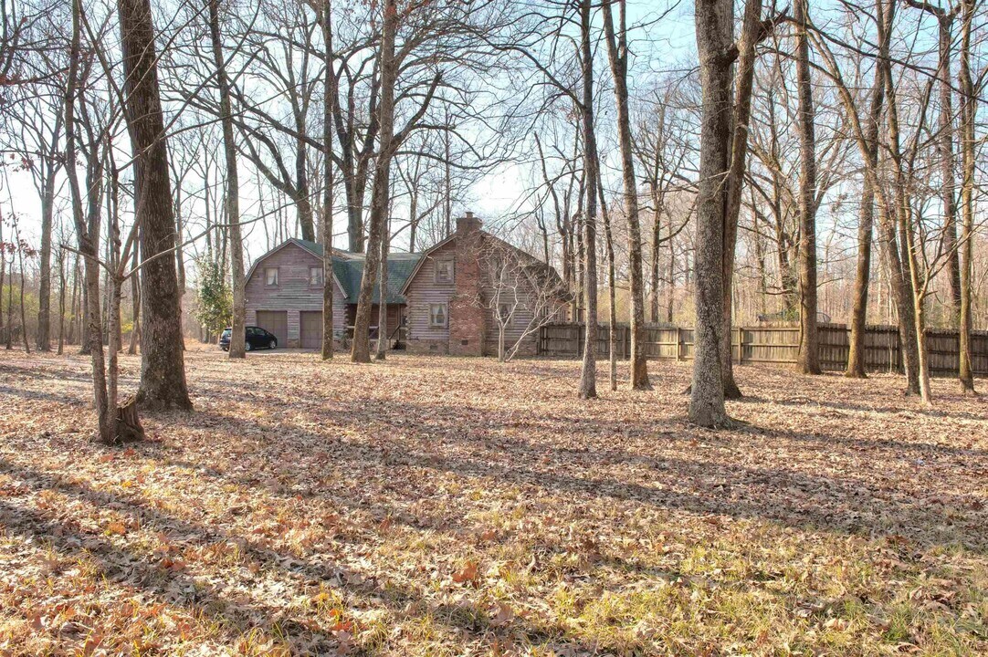 635 Sycamore Rd in Collierville, TN - Foto de edificio