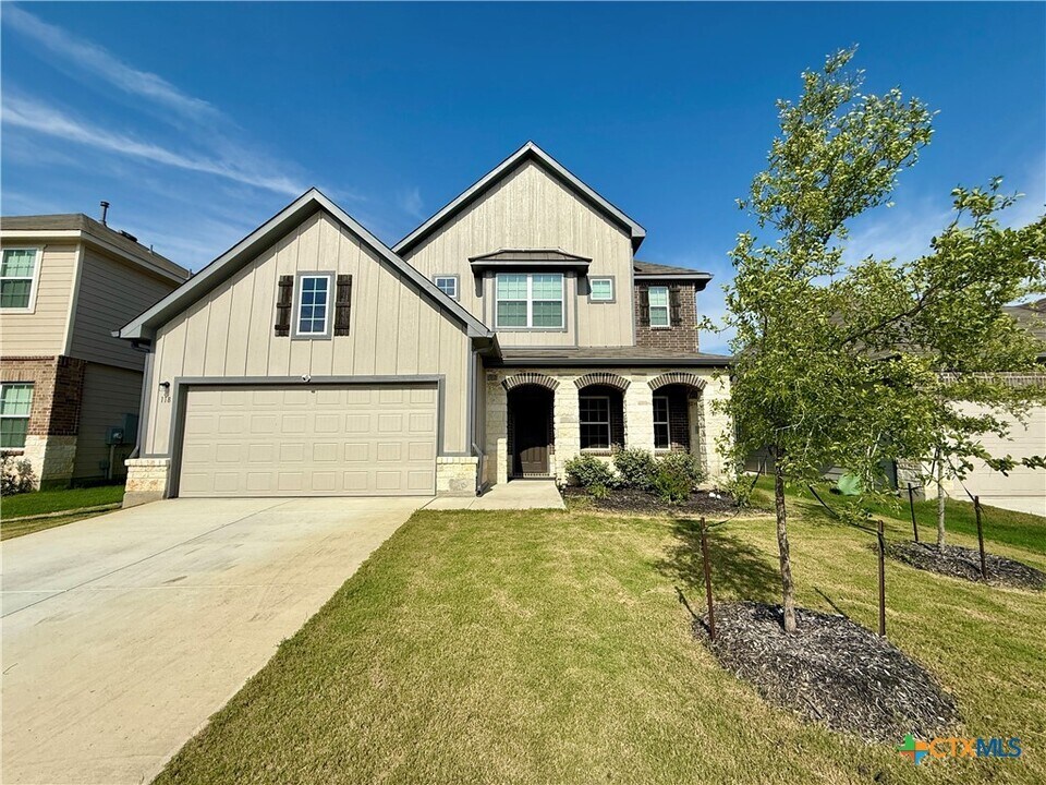 118 Beveridge Rd in Seguin, TX - Building Photo